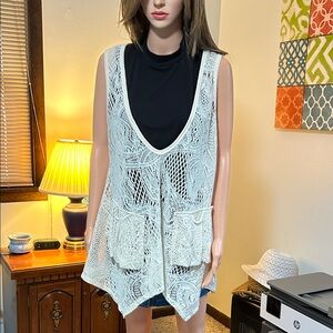 Lily by Firmiana White Lace Sleeveless Vest XL